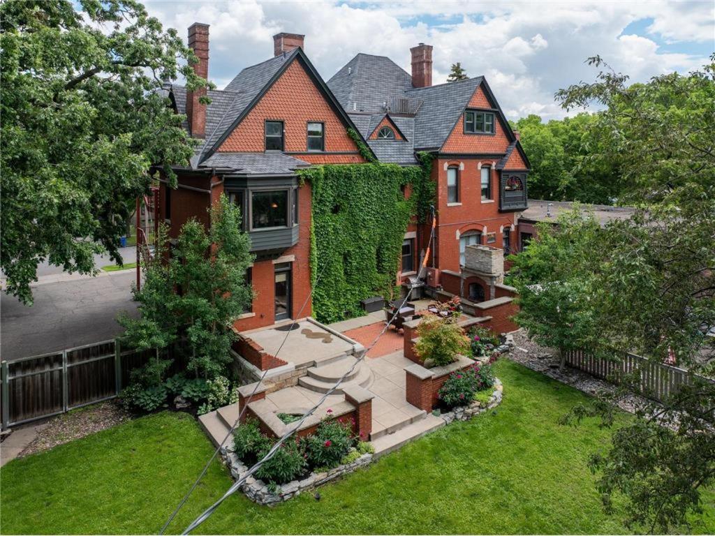 The New Victorian Mansion Bed & Breakfast Saint Paul Exterior foto